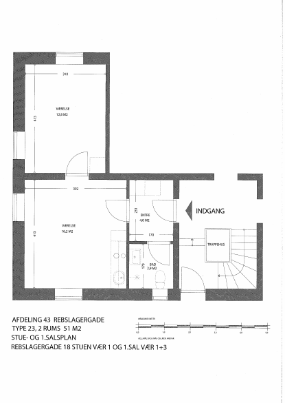 2D floor plan of a two-room apartment with an entrance, two rooms, a bathroom, and a staircase.
